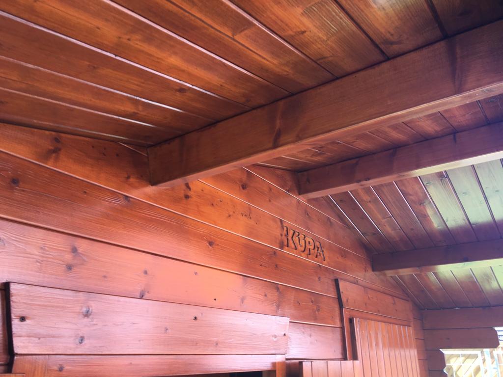 Handwerkliche Detailarbeit, warme Farben